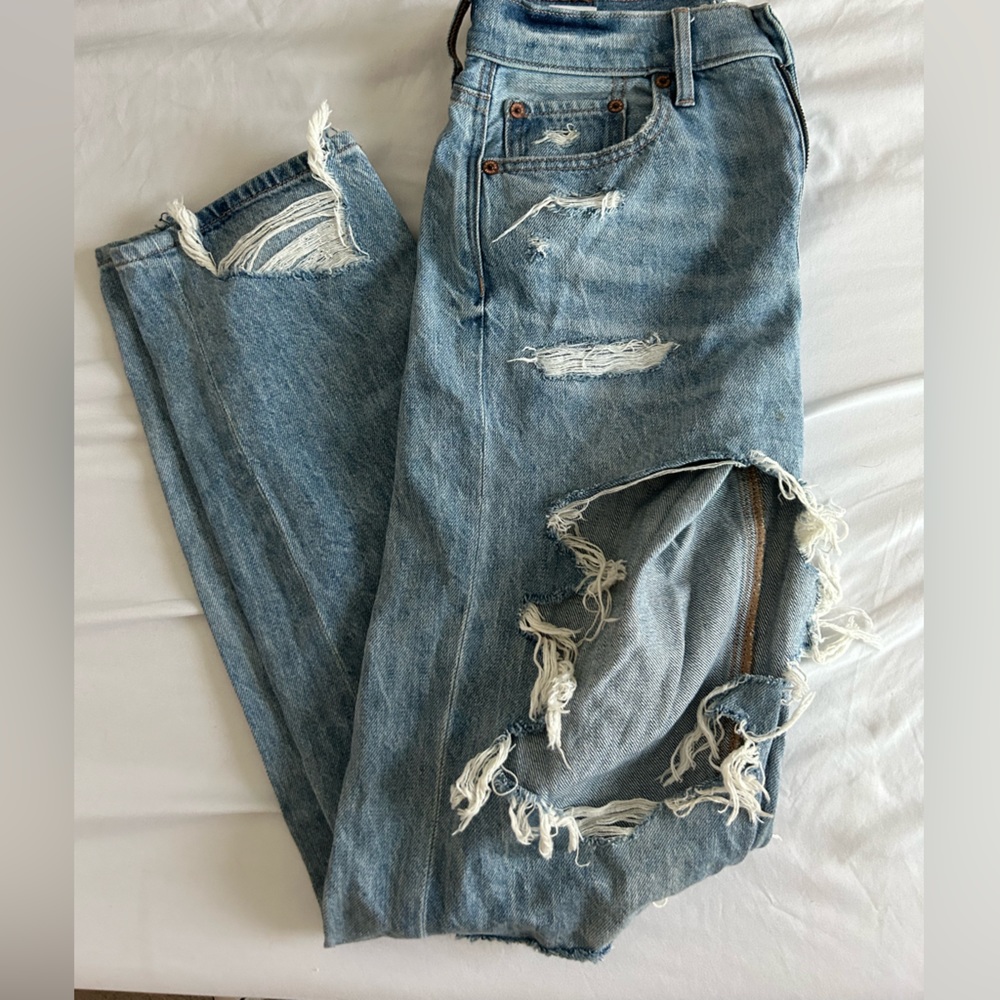 American Eagle Ripped Blue Jeans